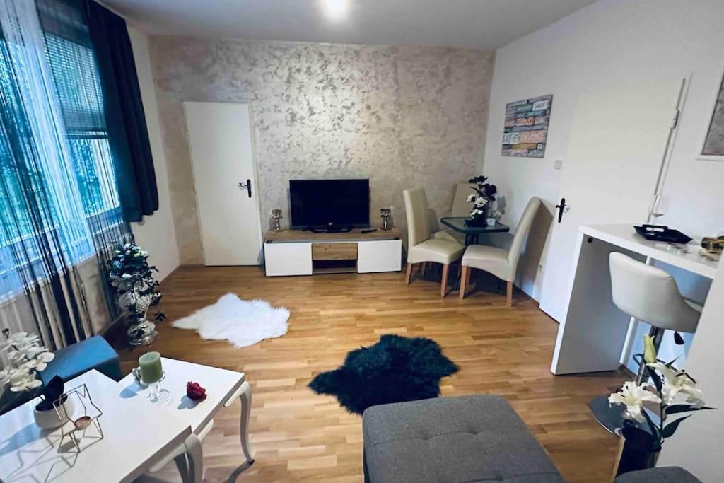 12-Fratelli Apartments Schloss Schonbrunn 10 To City Wina Bagian luar foto